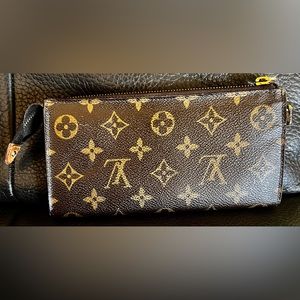 Monogram Louis Vuitton wallet